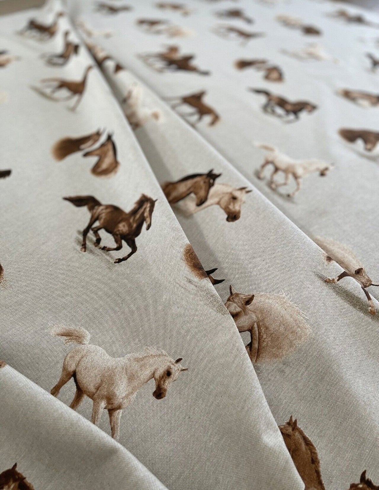Queens Horses Printed Cotton Fabric By Meter linen Look – Home Zone Studio