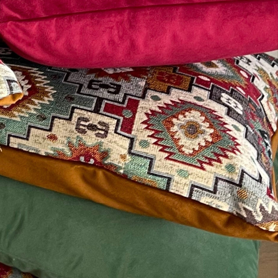 Accent cushion cover with traditional Kilim print.