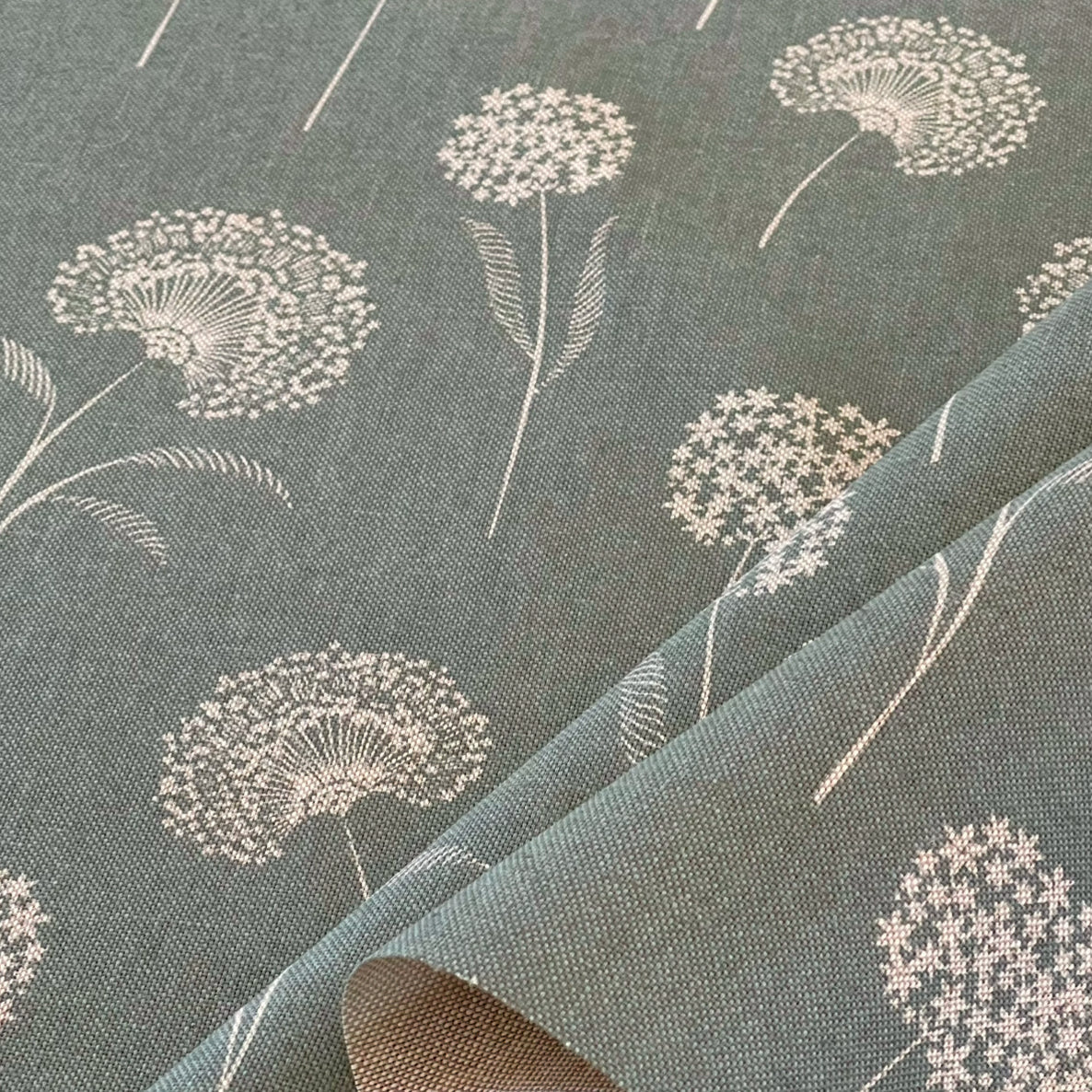 Elegant Dandelion Fabric - Premium Linenlook in Soft Green, Botanical Pattern for Upholstery, Drapery & Crafts