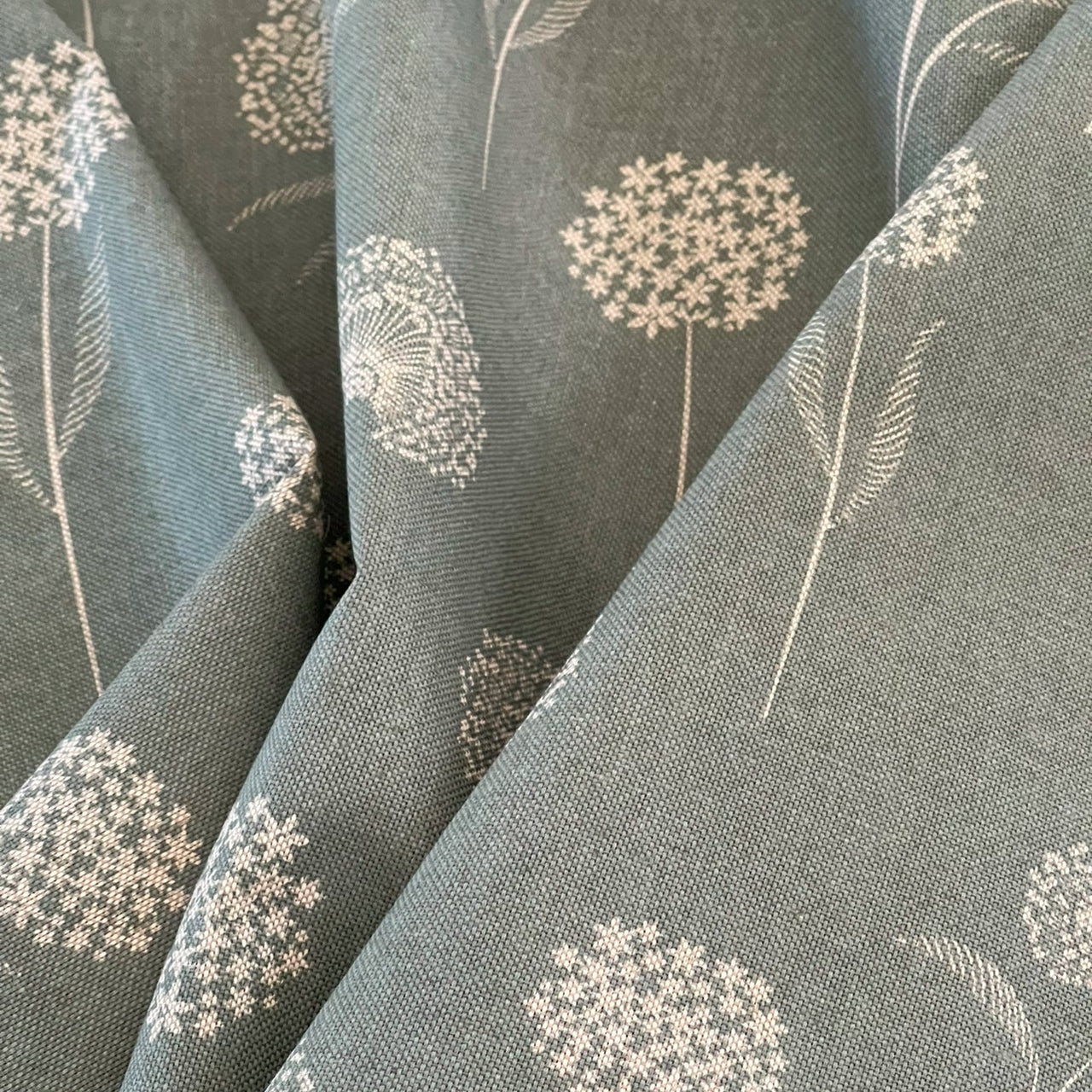 Elegant Dandelion Fabric - Premium Linenlook in Soft Green, Botanical Pattern for Upholstery, Drapery & Crafts