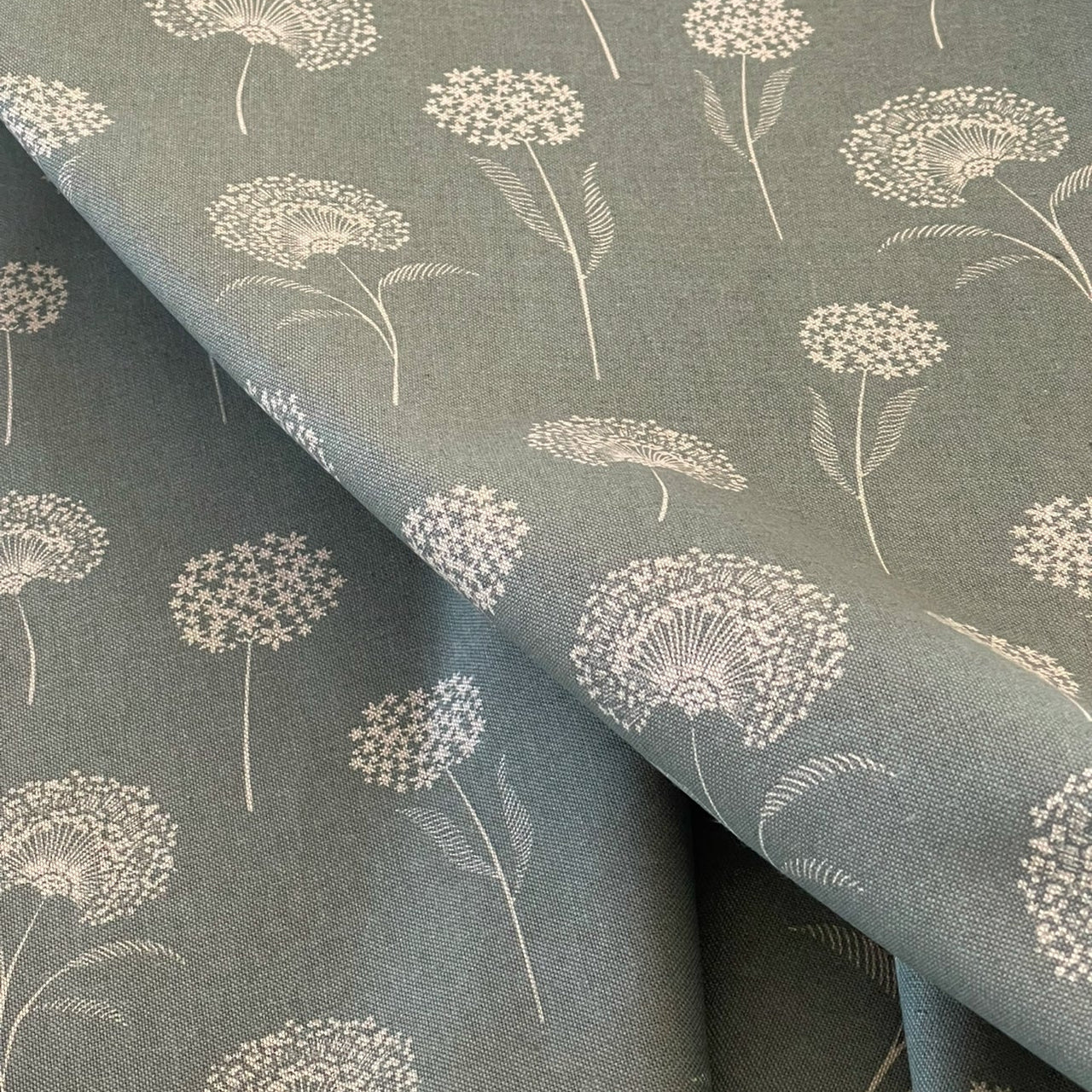 Elegant Dandelion Fabric - Premium Linenlook in Soft Green, Botanical Pattern for Upholstery, Drapery & Crafts