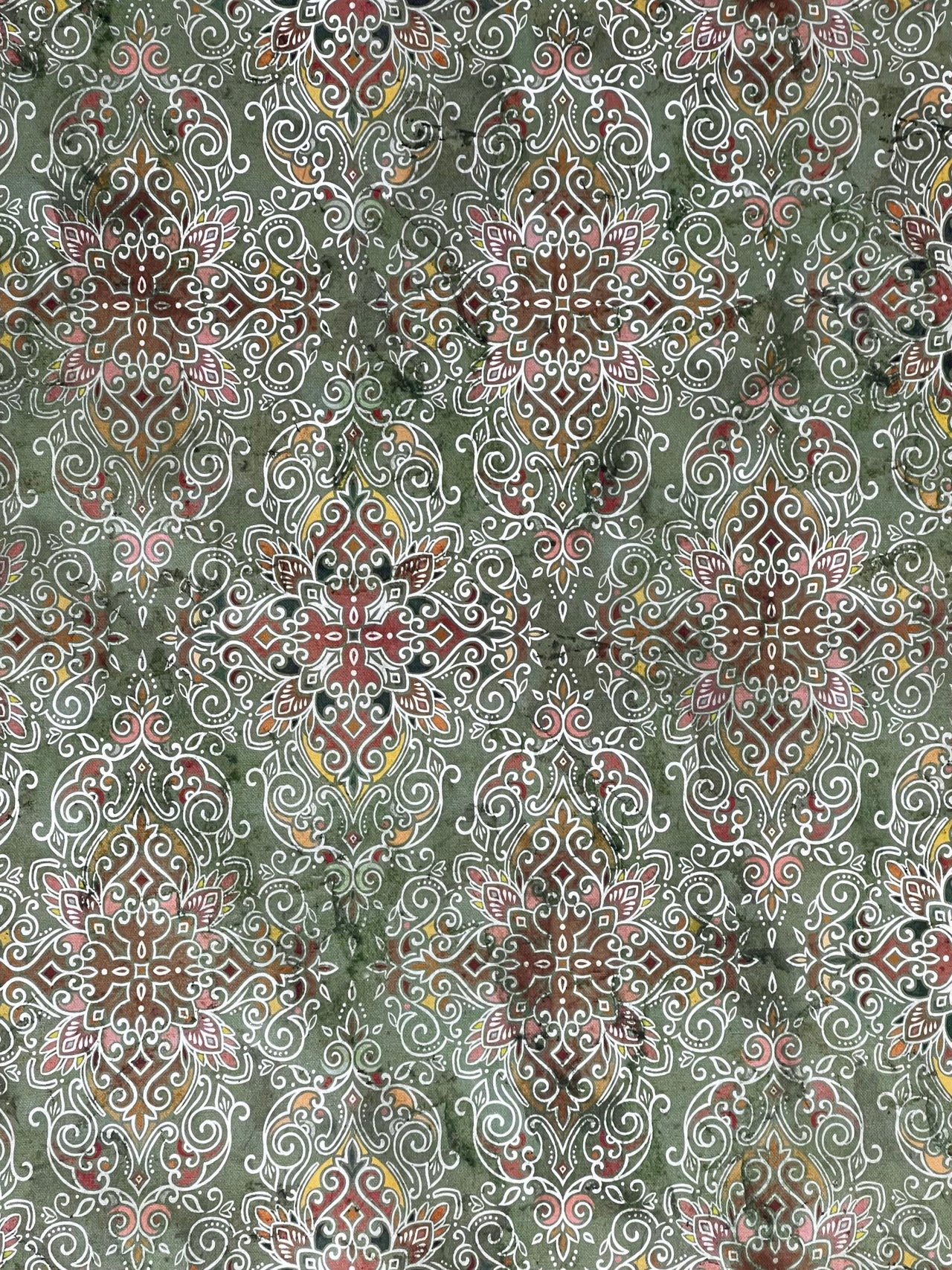 Oriental-style organic cotton fabric in green and red