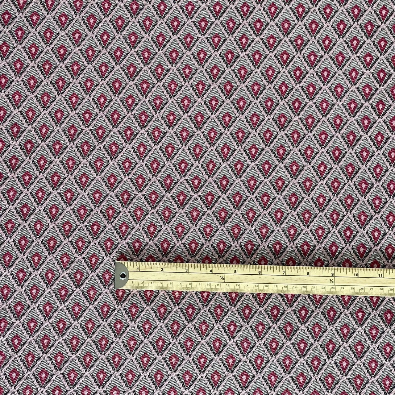 Window fabric with small lattice repeat