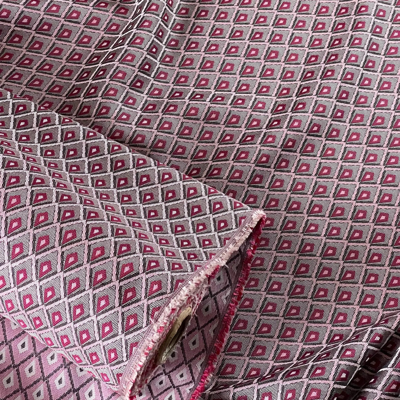 Drapery fabric with refined geometric design