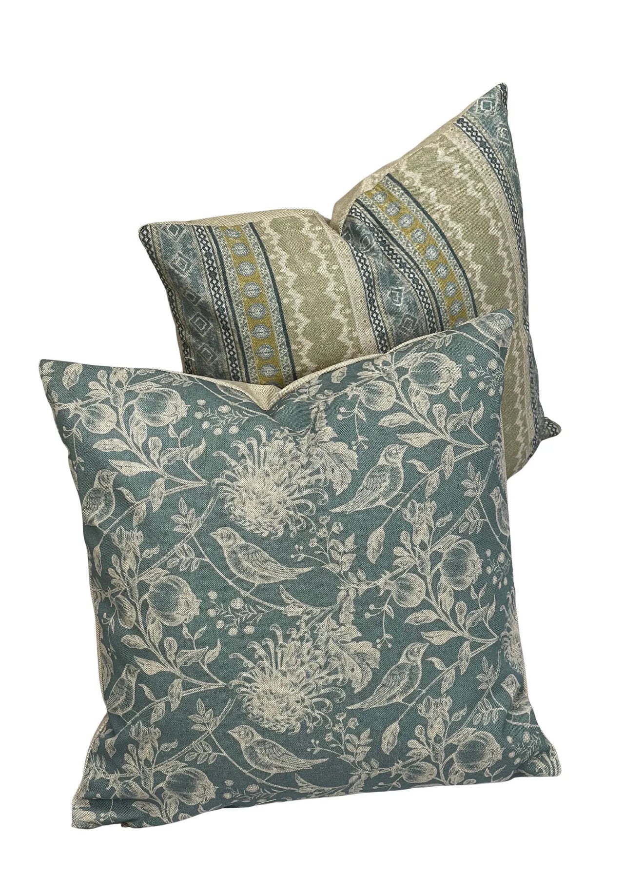Handmade UK robin design pillow on linen texture fabric