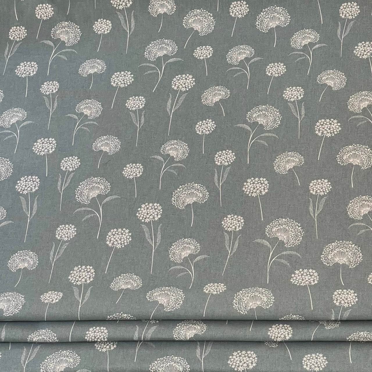 Elegant Dandelion Fabric - Premium Linenlook in Soft Green, Botanical Pattern for Upholstery, Drapery & Crafts