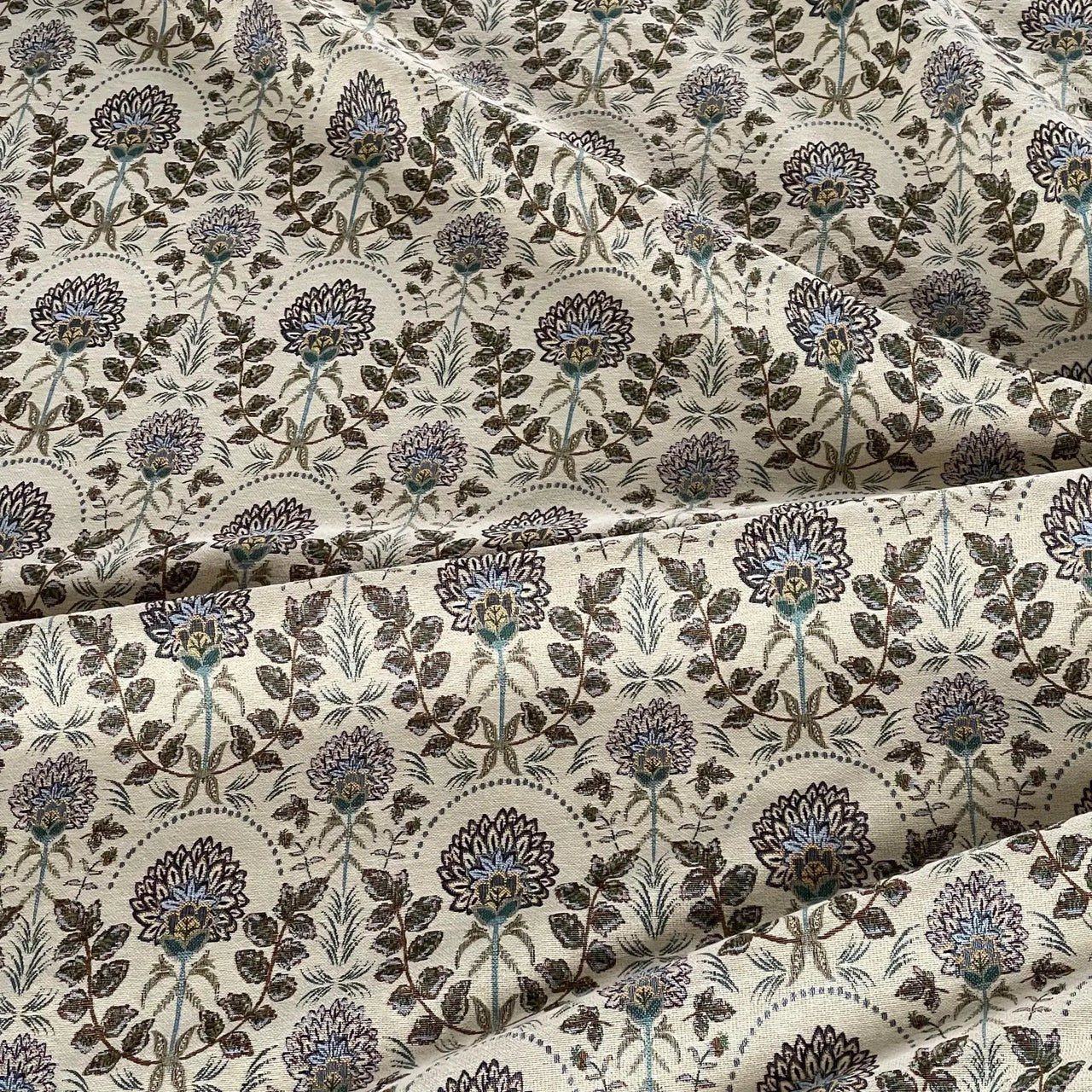 Woven damask fabric for cushions